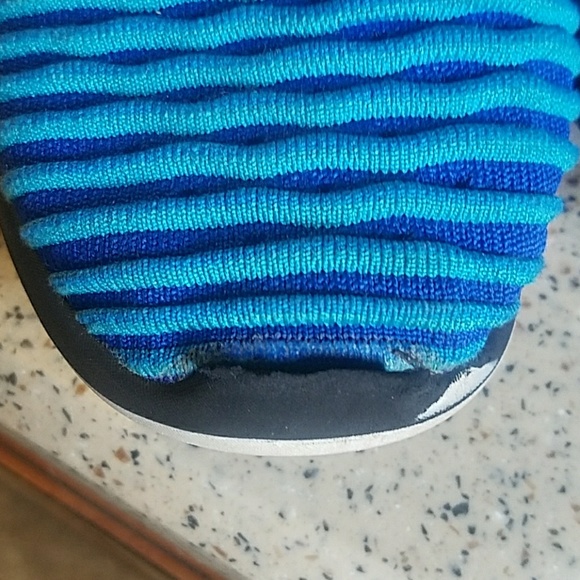 Nike Shoes - Picture 3 of 8